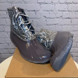 BRAND NEW SPERRY BOOTS